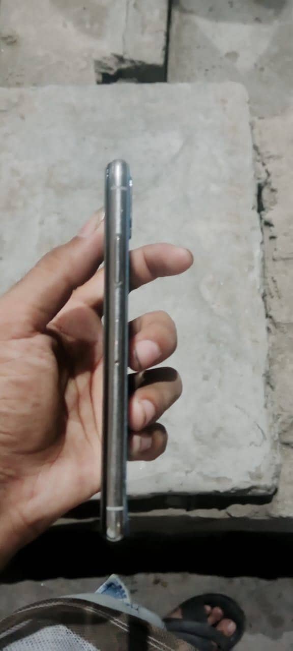 Apple iPhone X 3