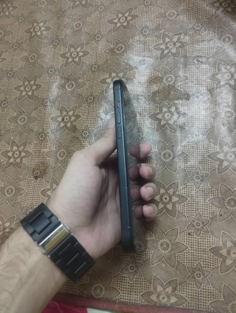 Apple iPhone 15 plus 2