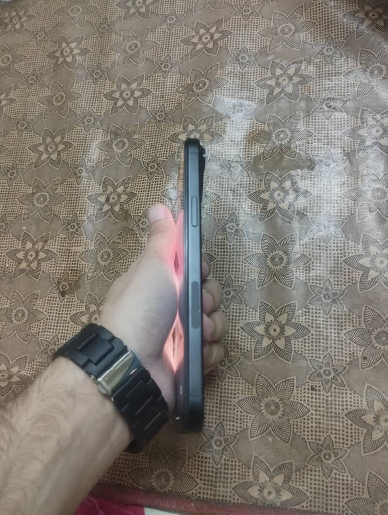 Apple iPhone 15 plus 3