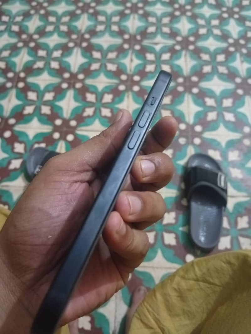 Apple iPhone 15 2