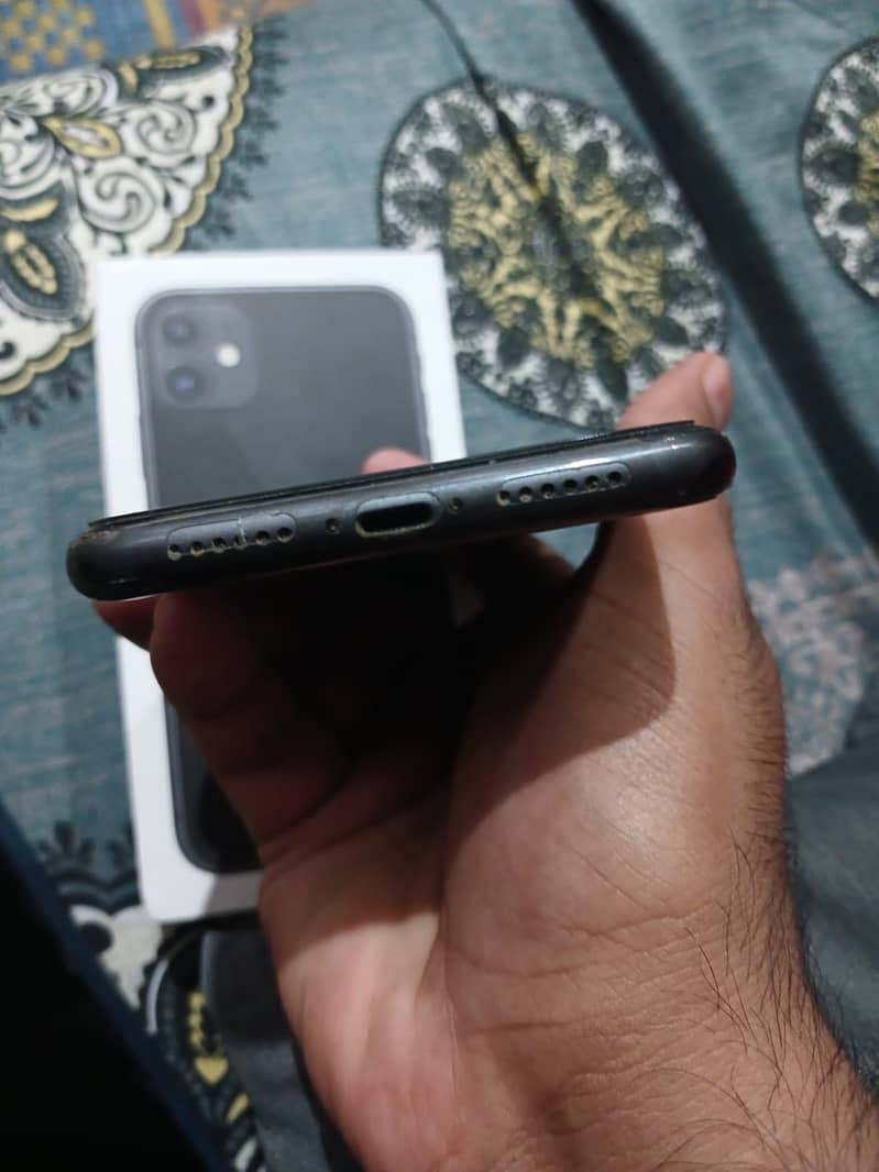 Apple iPhone 11 3
