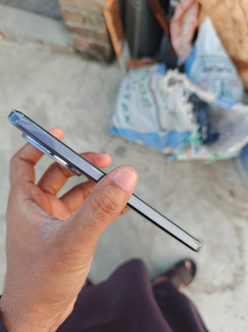 Realme 13 Plus 4