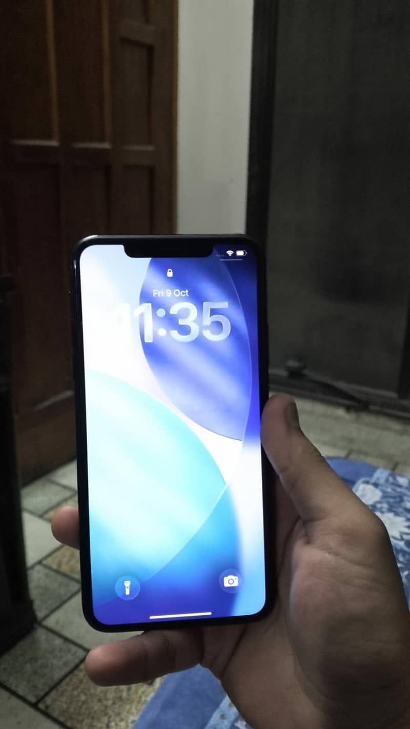 Apple iPhone 11 Pro Max 1