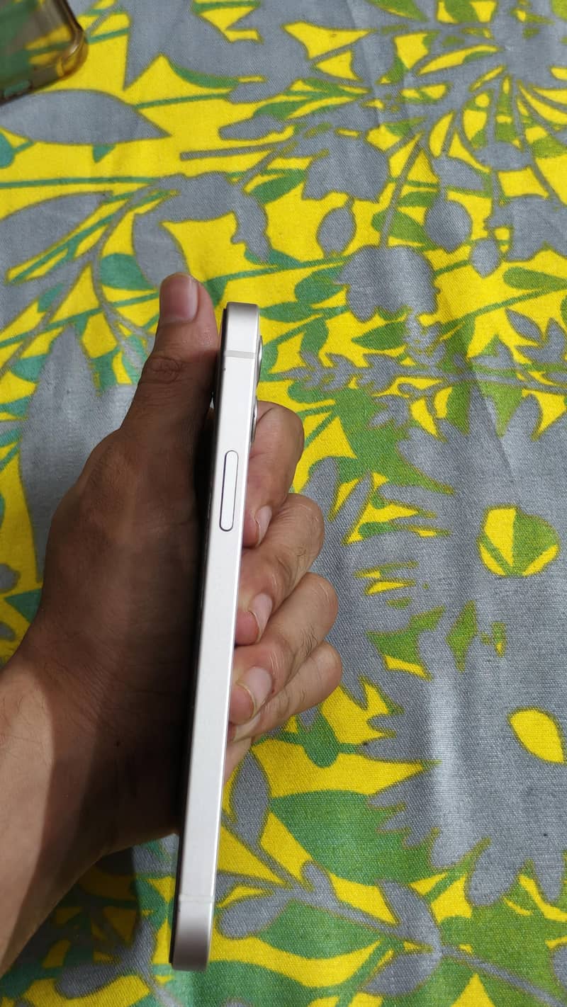 Apple iPhone 12 2