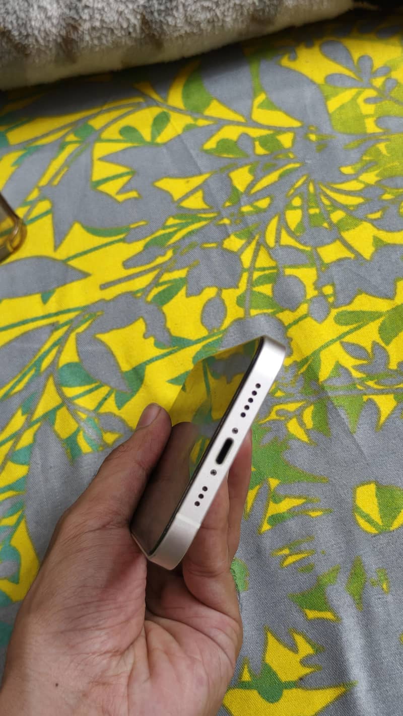 Apple iPhone 12 3