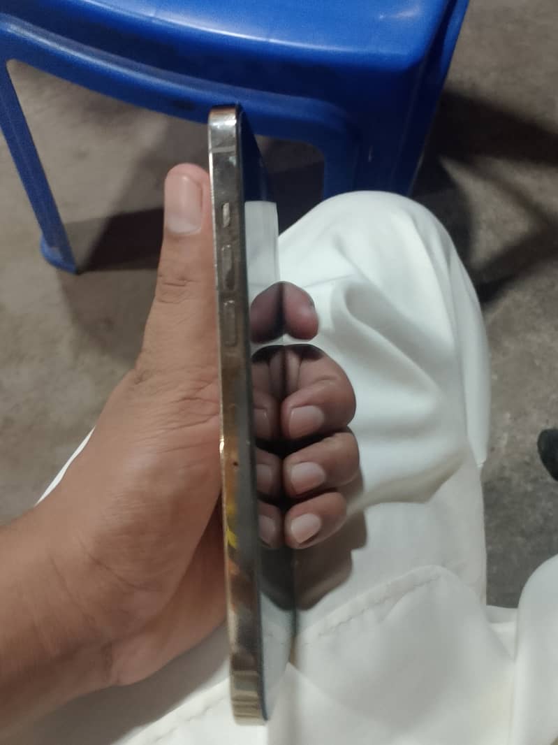 Apple iPhone 12 Pro Max 3
