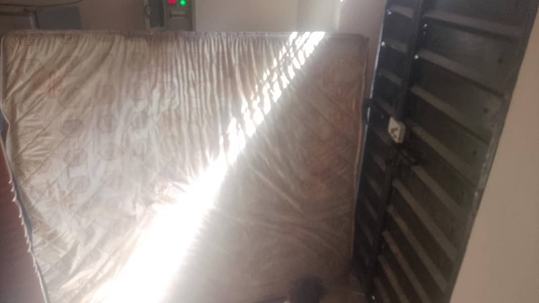 mattress 0