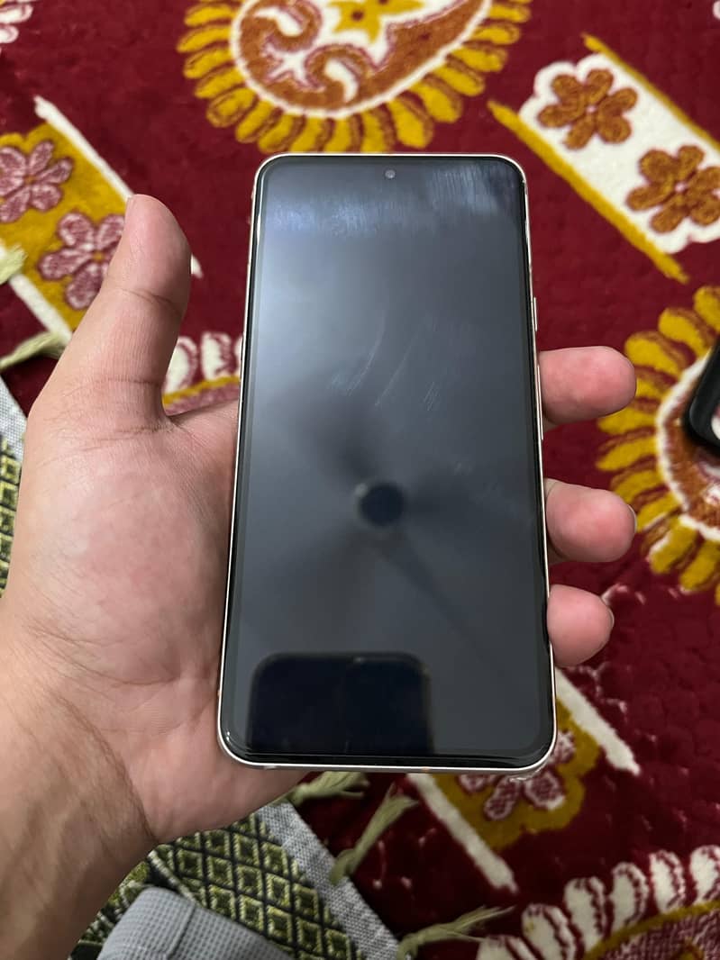 Google Pixel 8 4
