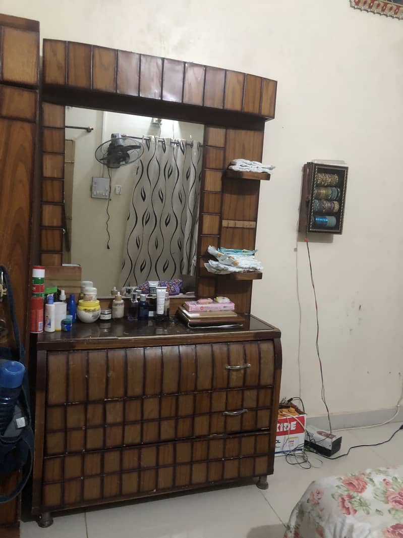 Dressing tables used 1