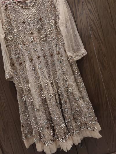 Embroided bieg golden dress