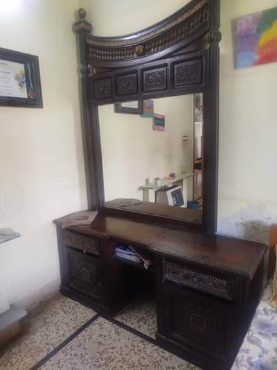 Solid Wood Traditional Carved Dressing Table with Mirror