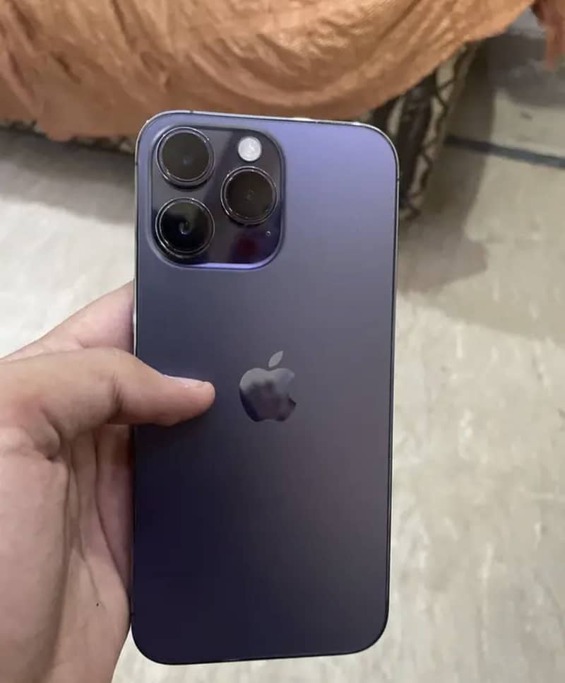 Apple iPhone 14 Pro Max 1
