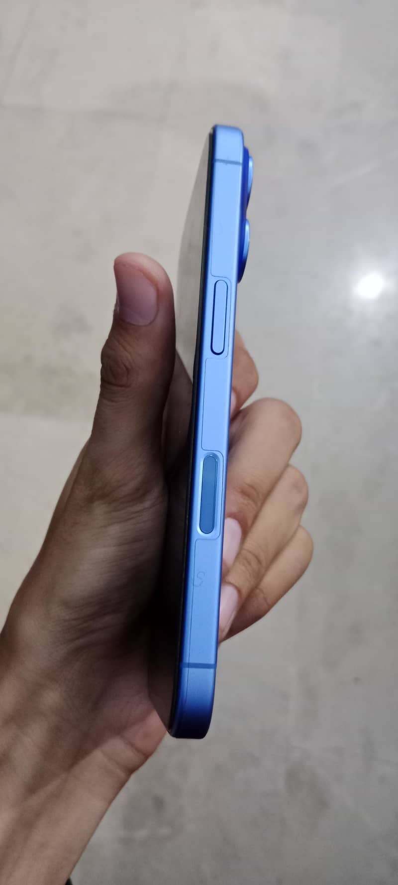 Apple iPhone 16 1