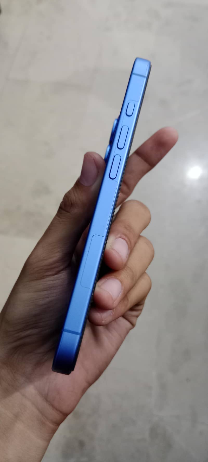 Apple iPhone 16 2