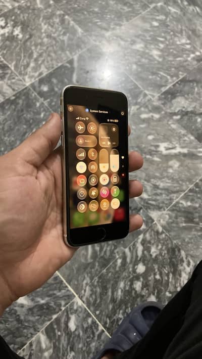 Apple iPhone SE 2020