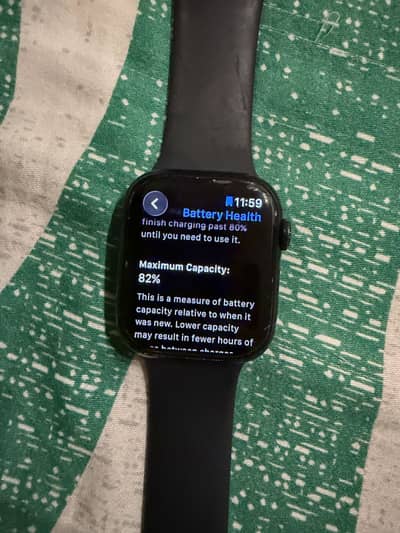 Apple Watch Series 8 45 mm gps for sale without any scratch