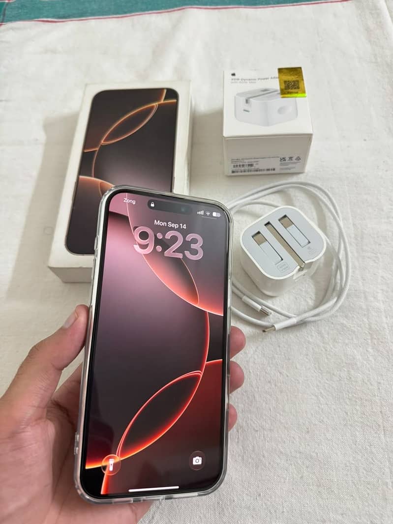 Apple iPhone 16 Pro Max 1