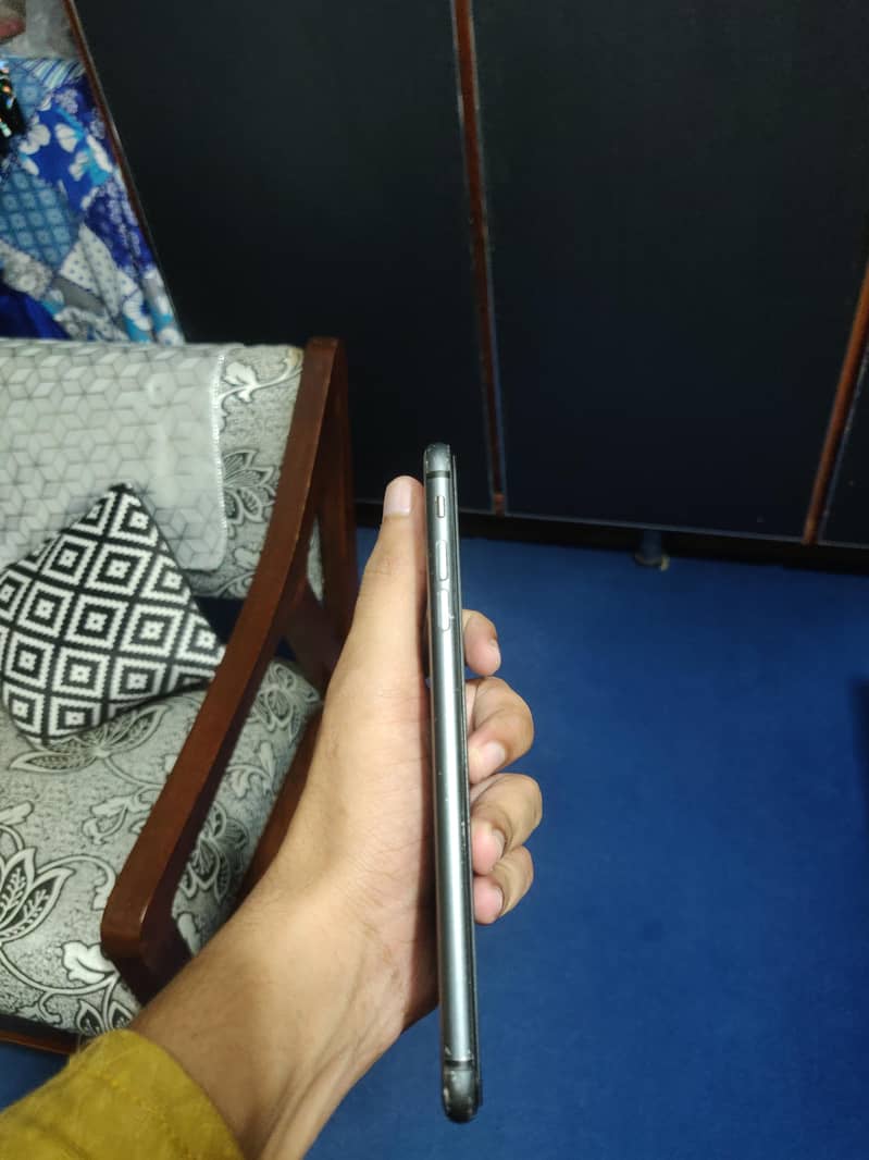Apple iPhone 8 Plus 2