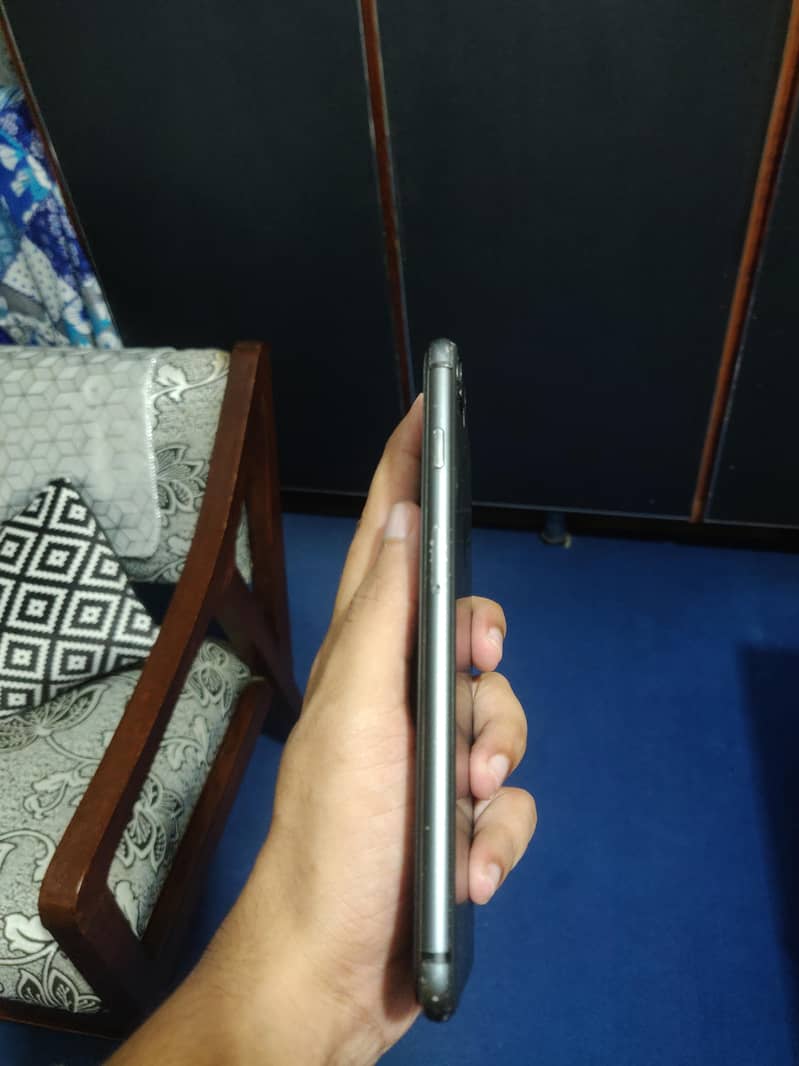 Apple iPhone 8 Plus 3