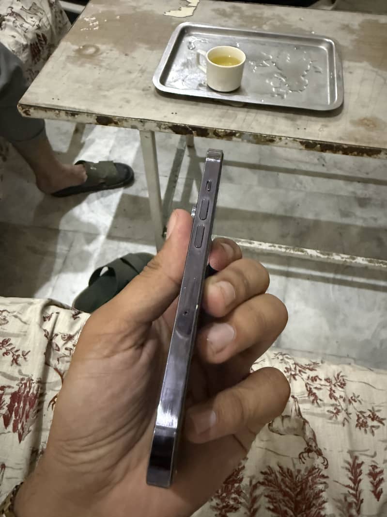 Apple iPhone 14 Pro 2