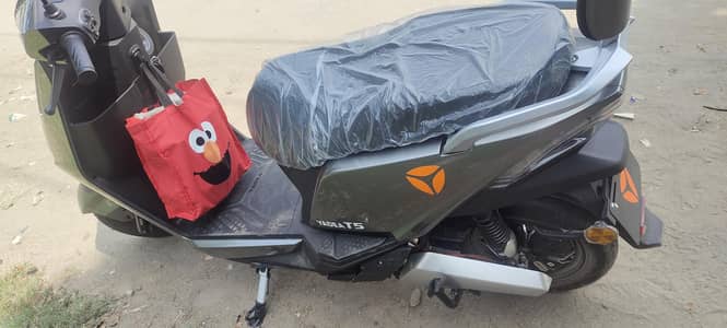 yadya T5 electric scooty 10/10
