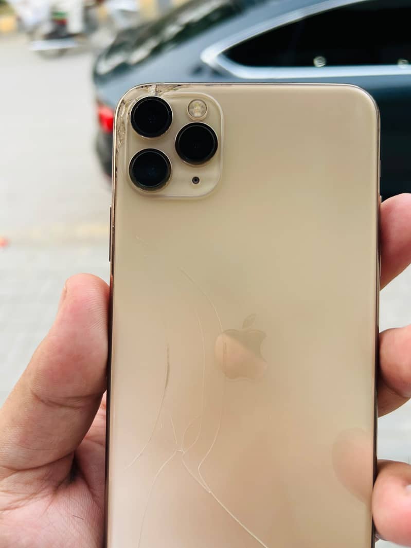 Apple iPhone 11 Pro Max 2