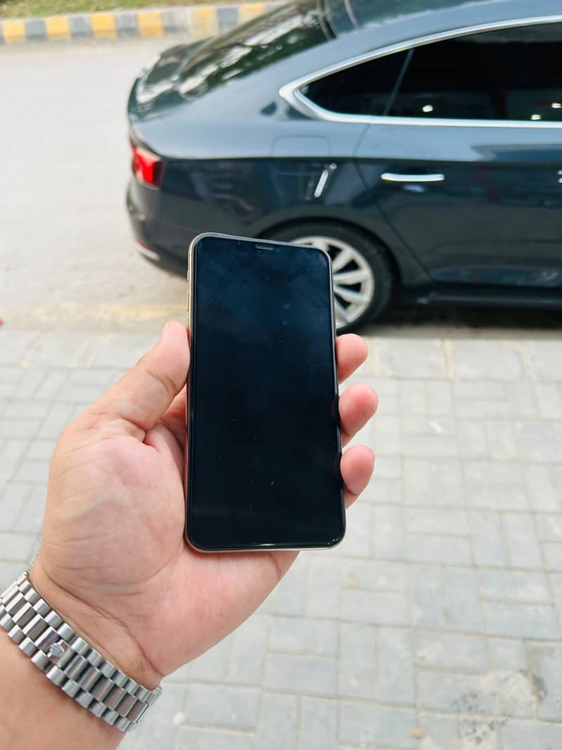 Apple iPhone 11 Pro Max 3