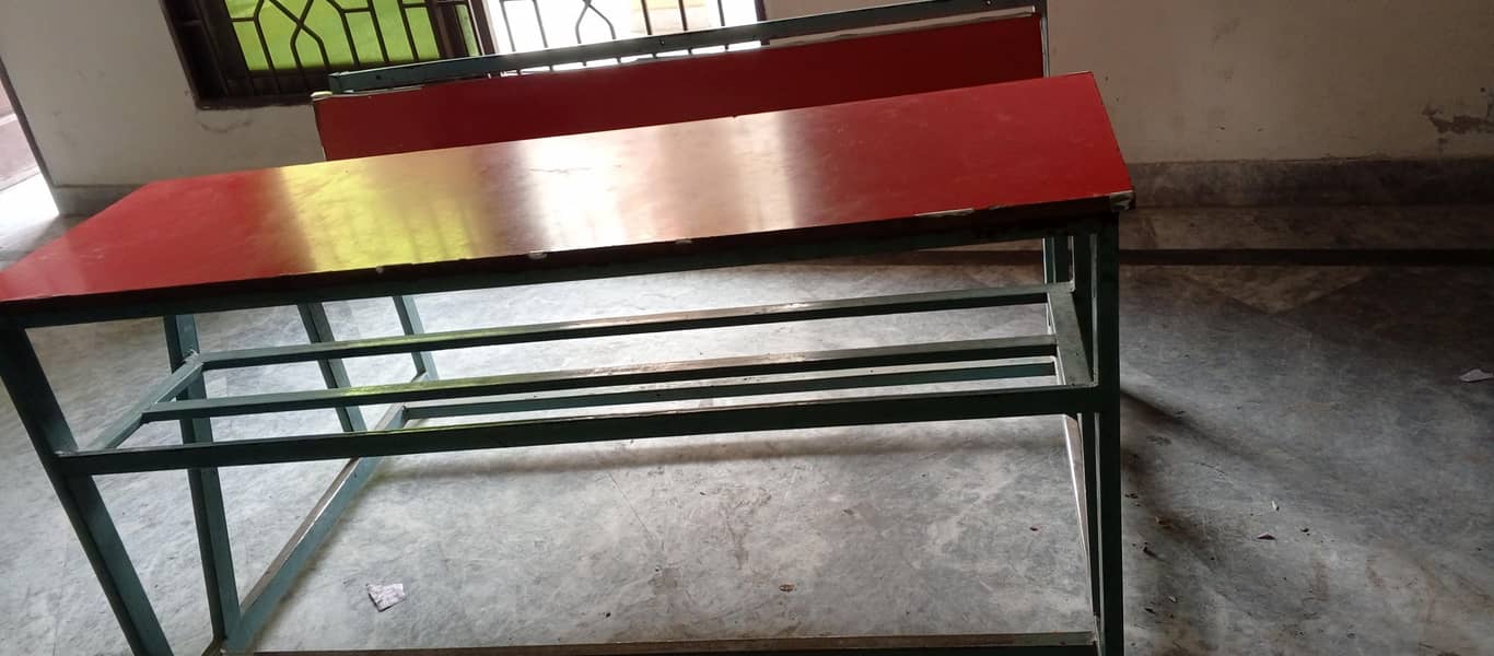 school desks 0
