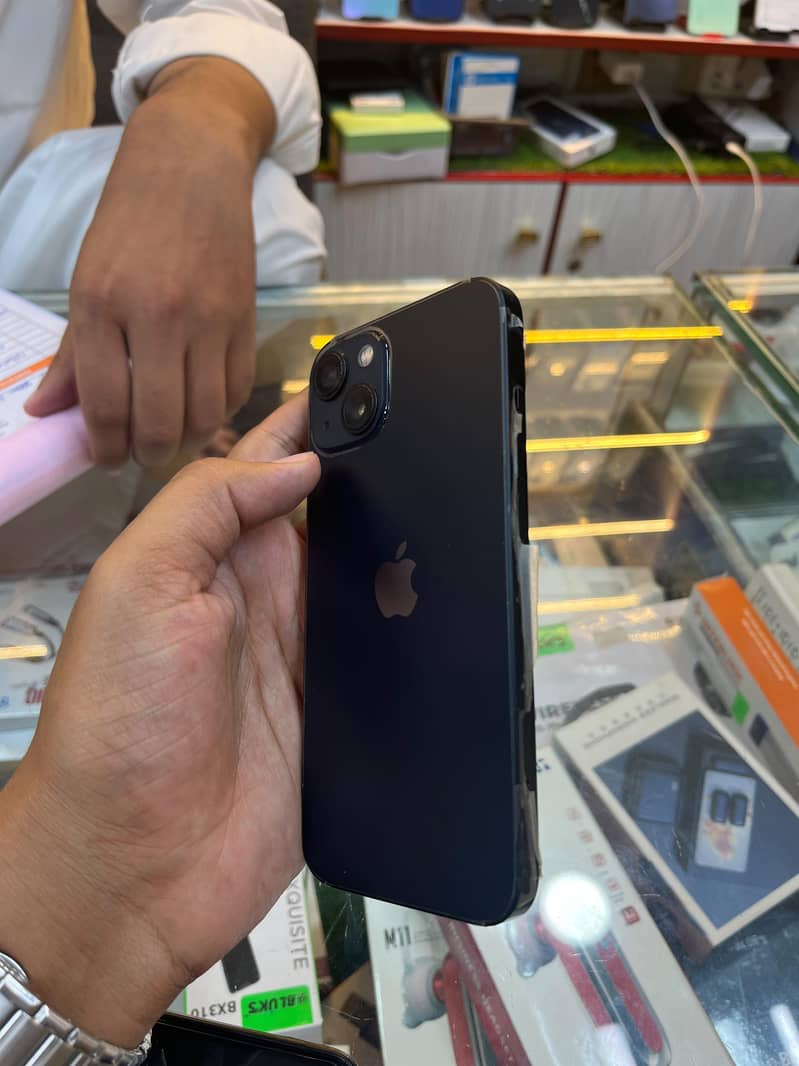Apple iPhone 13 1