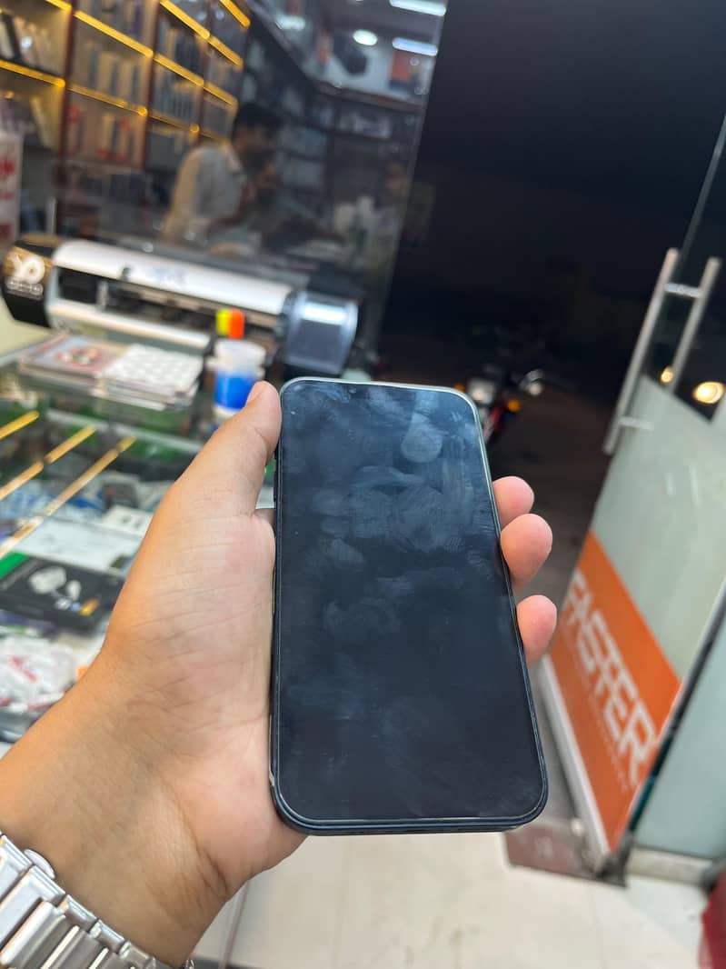Apple iPhone 13 2