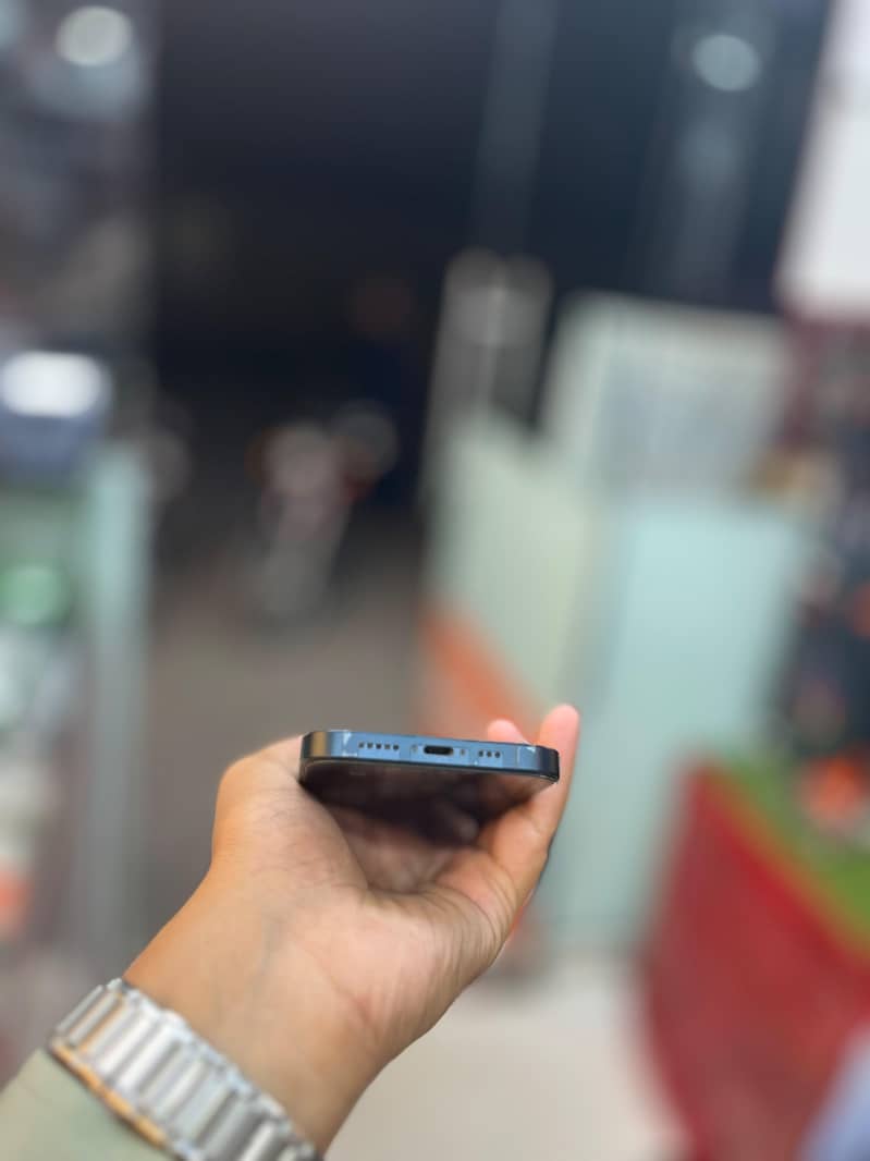 Apple iPhone 13 3