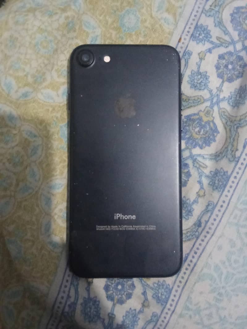Apple iPhone 7 1