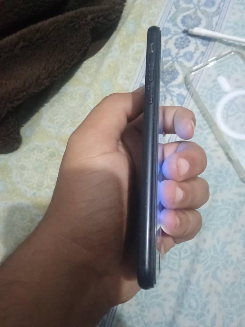 Apple iPhone 7 2