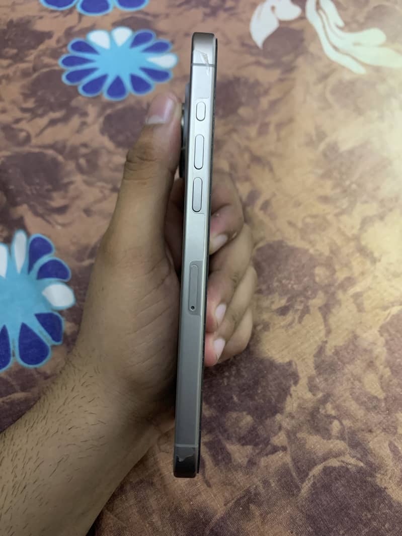 Apple iPhone 15 Pro Max 1