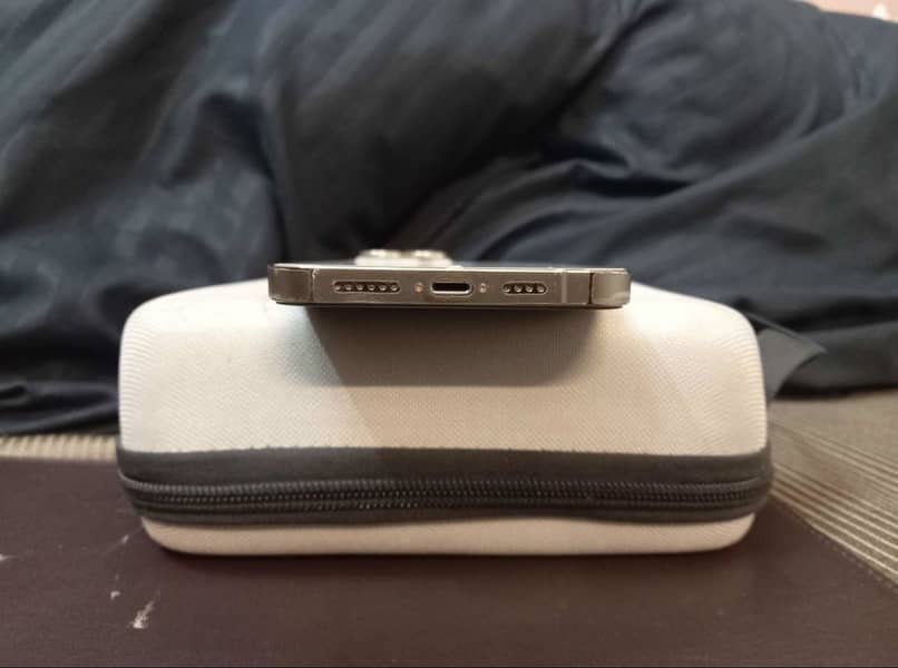 Apple iPhone 14 Pro Max 4