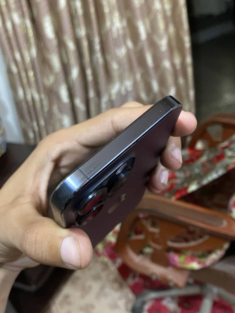 Apple iPhone 15 Pro Max 3