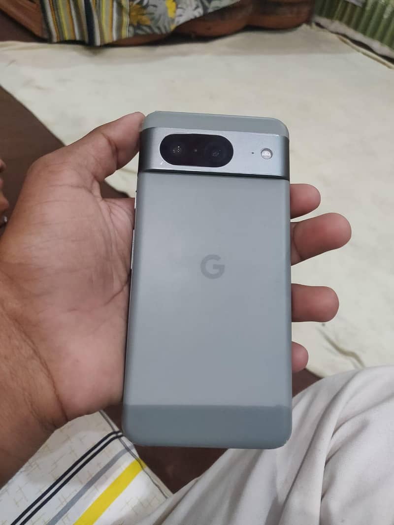 Google Pixel 8 1