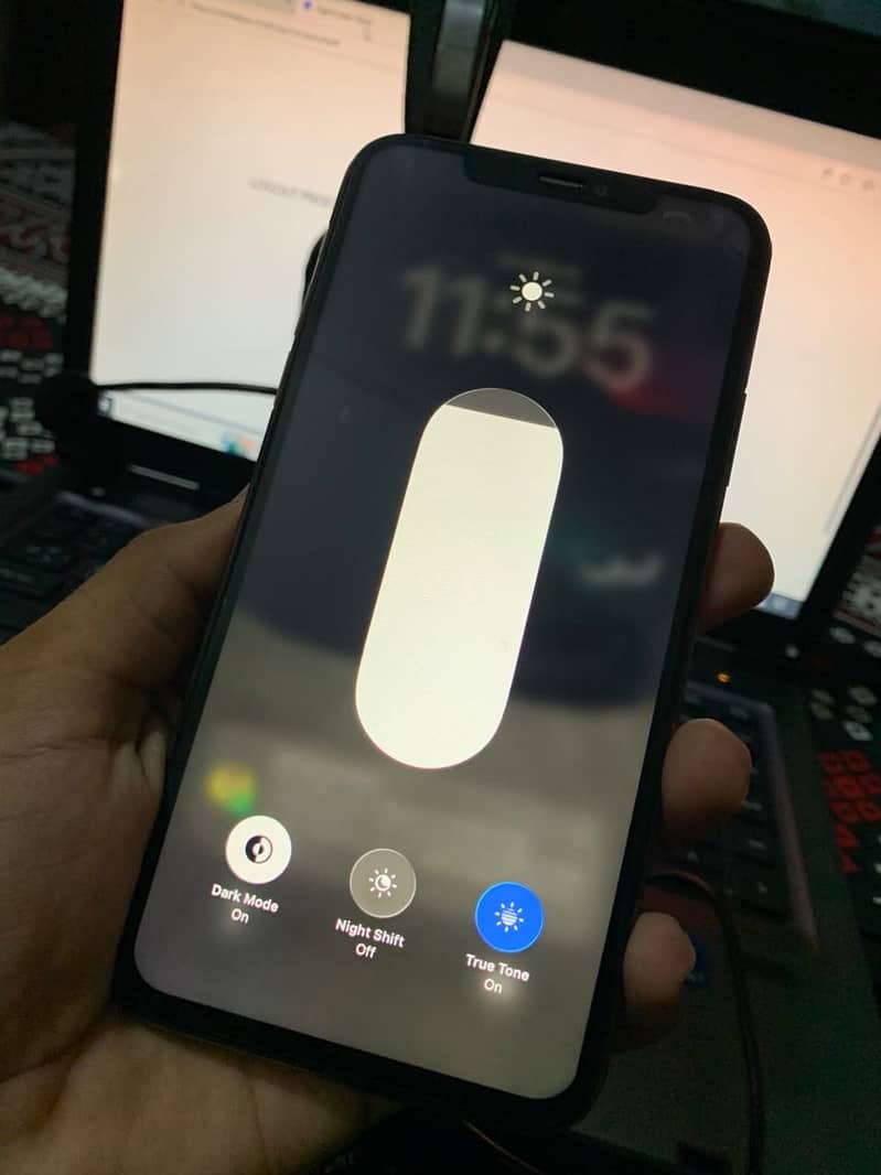 Apple iPhone 11 Pro Max 1