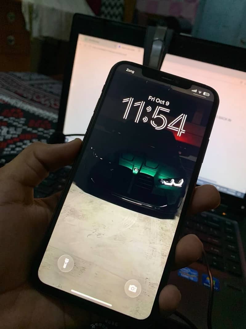 Apple iPhone 11 Pro Max 4