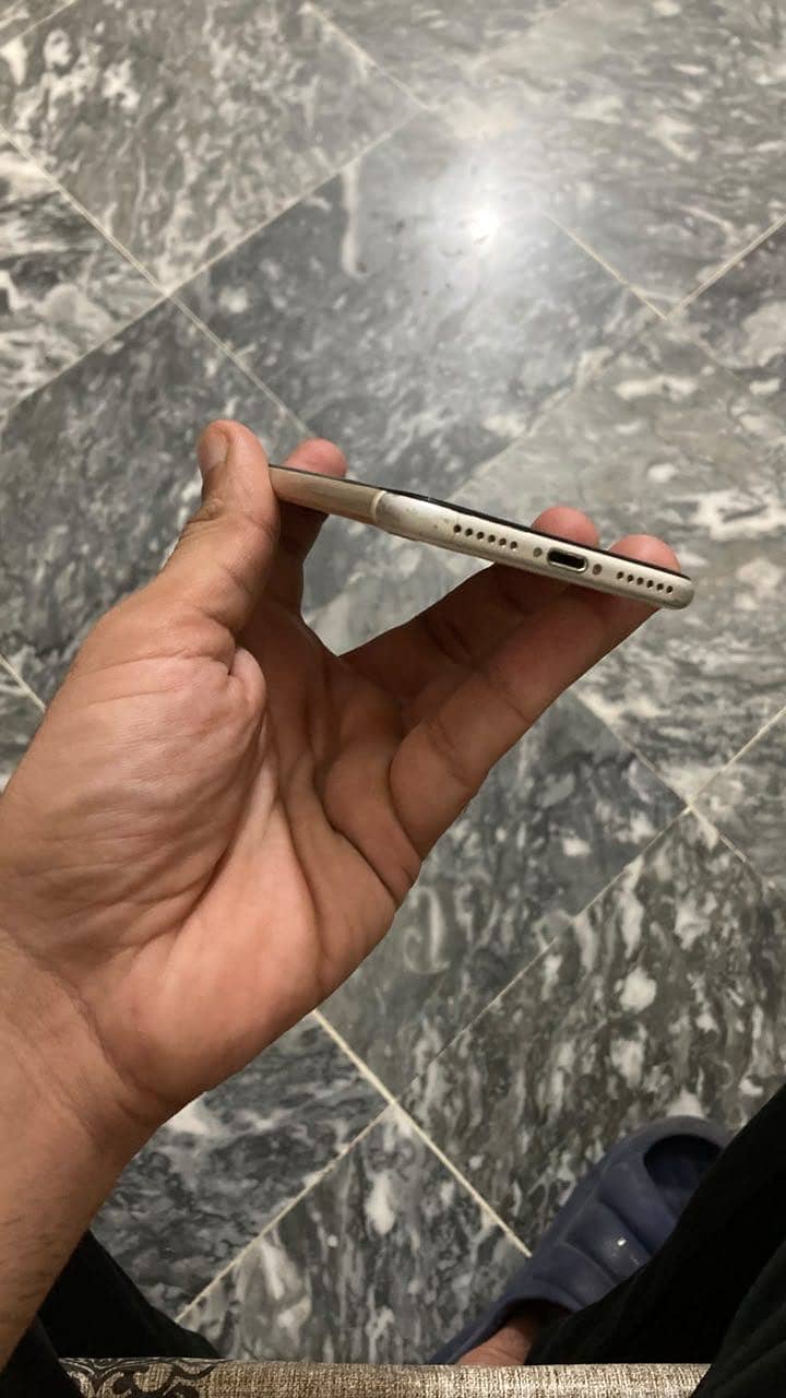 Apple iPhone SE 2020 3