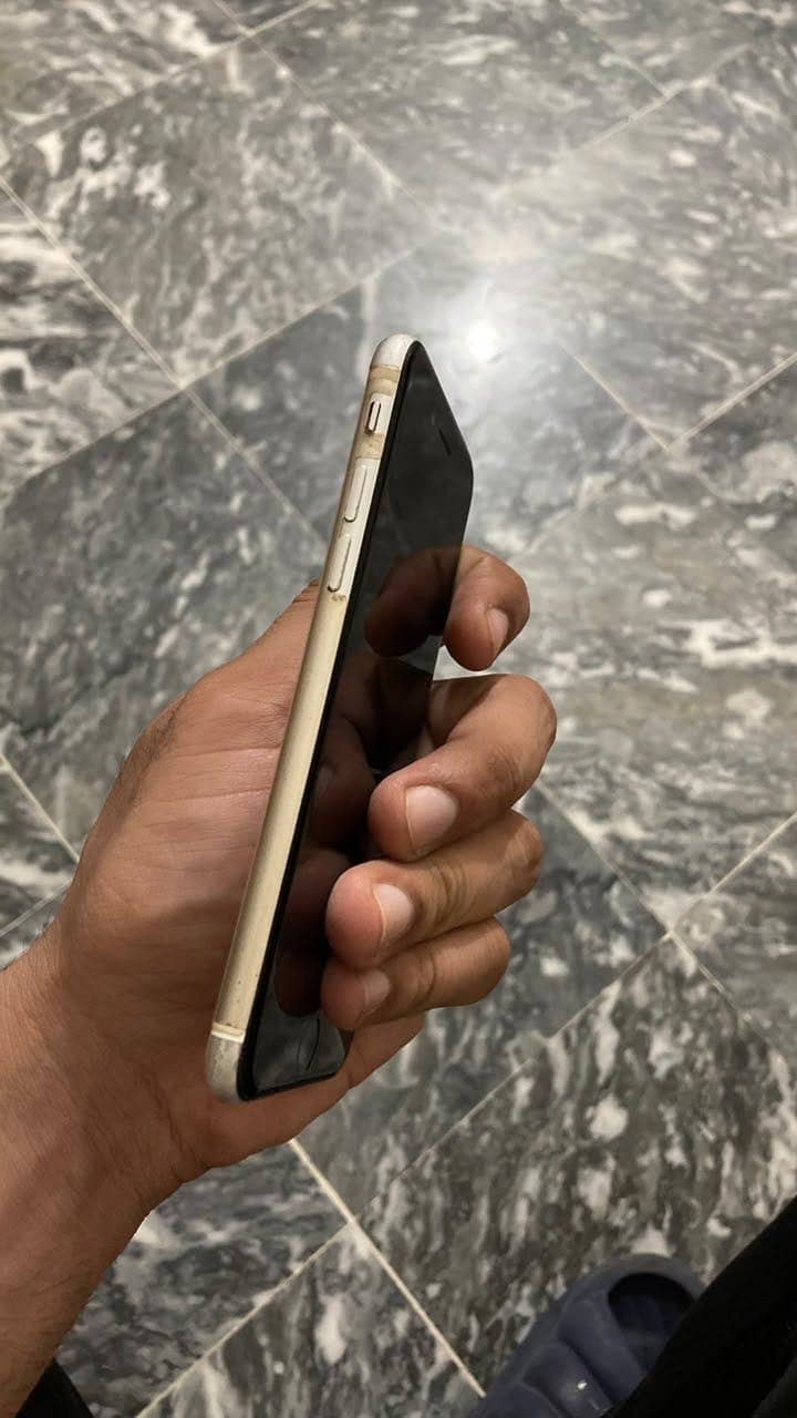 Apple iPhone SE 2020 5