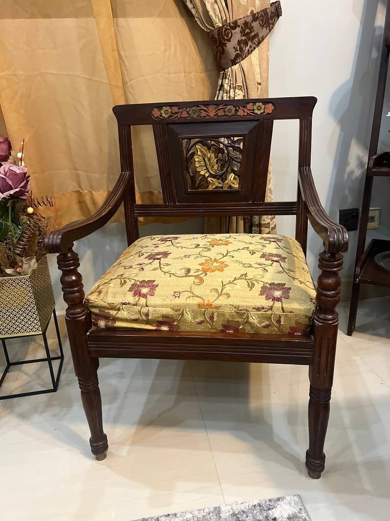 Three piece sofa set 0