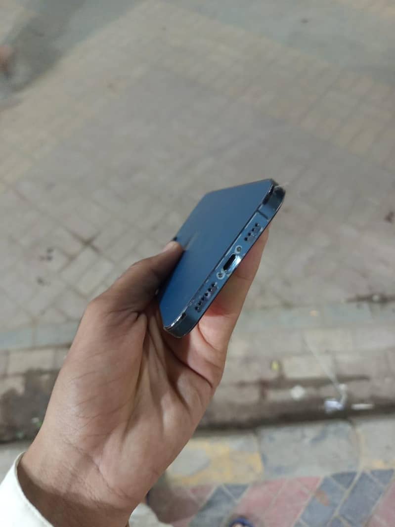 Apple iPhone 12 Pro Max 3