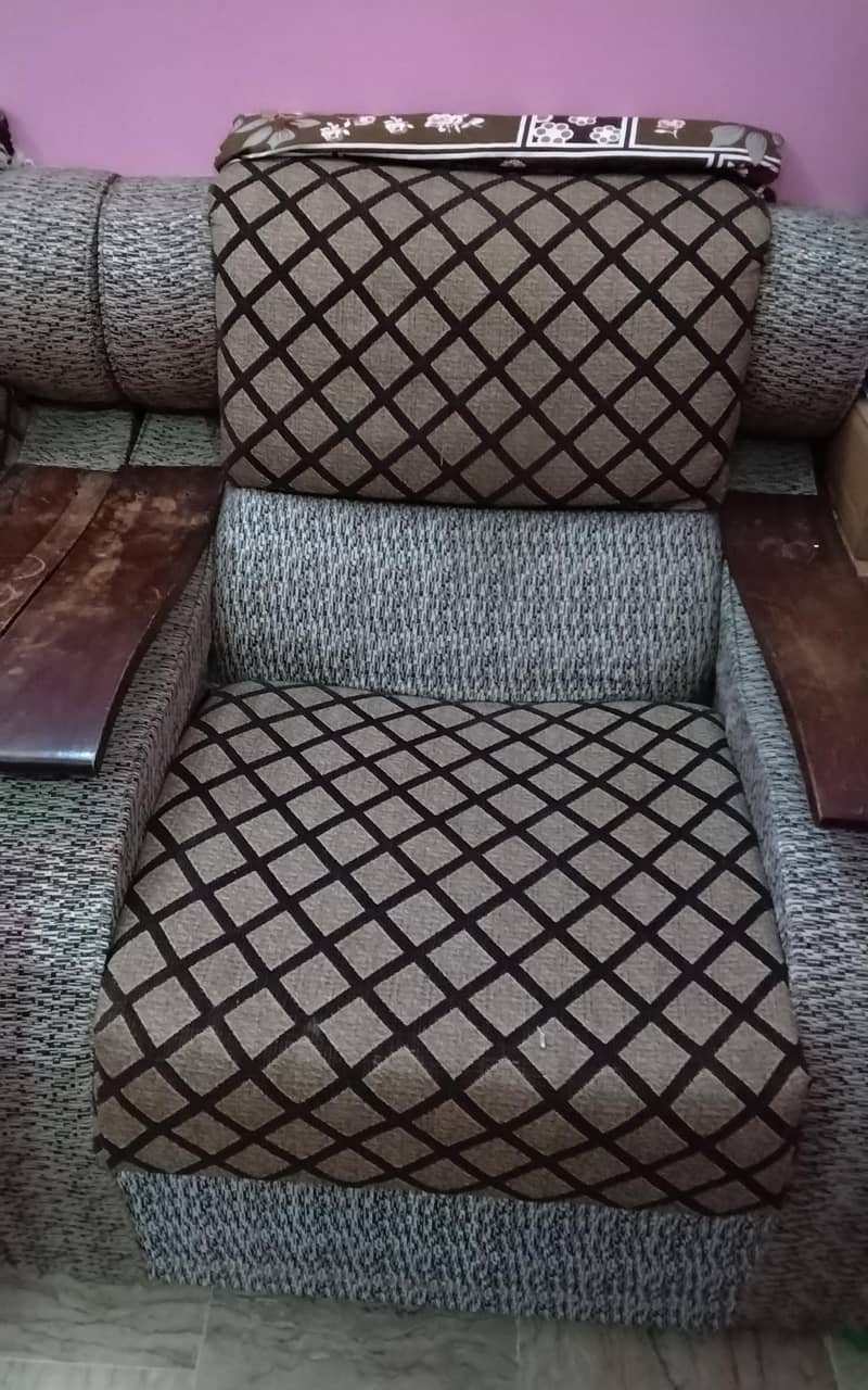 2 sofa set one sater 0