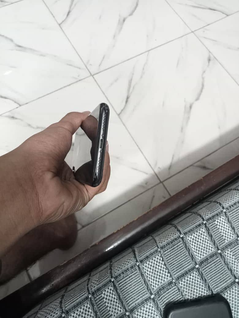 Apple iPhone X 1