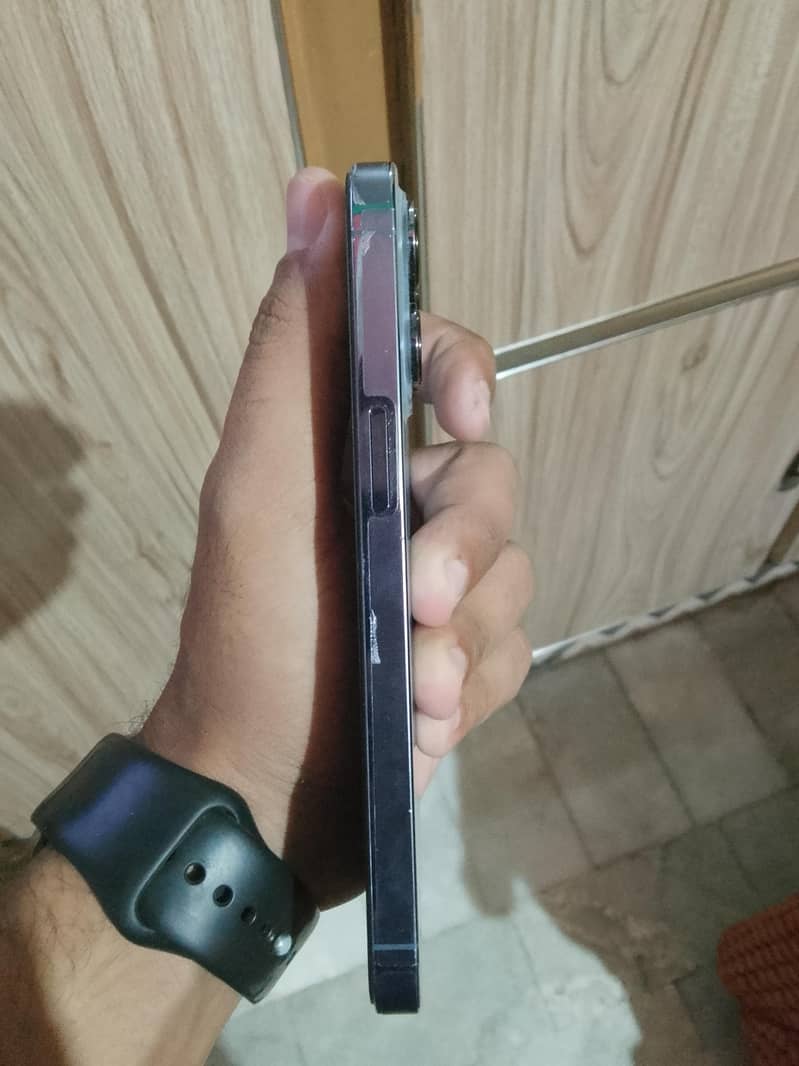 Apple iPhone 13 Pro 2