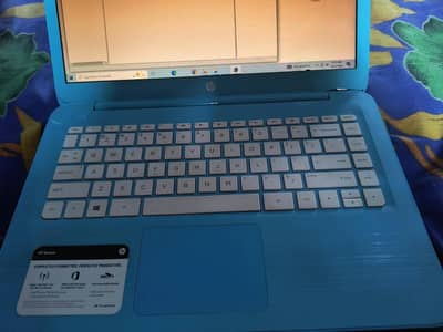 LAPTOP 4GB 32GB CLEEN CONDITION WITH CHARGER