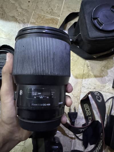 85 mm 1.4 sigma canon mount 10 / 9 condition