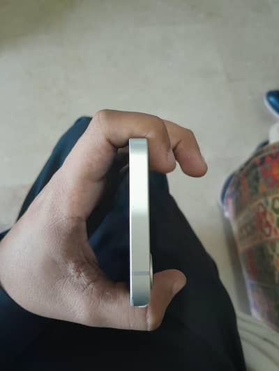 Apple iPhone 16e