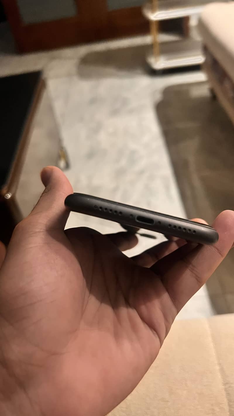 Apple iPhone 11 5